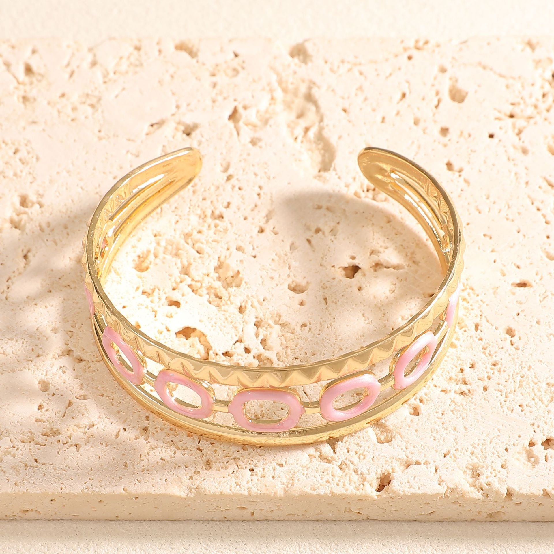 Women's Cuff with Elegant Spiral Design