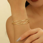 Women's Bangle with Elegant Curved Design