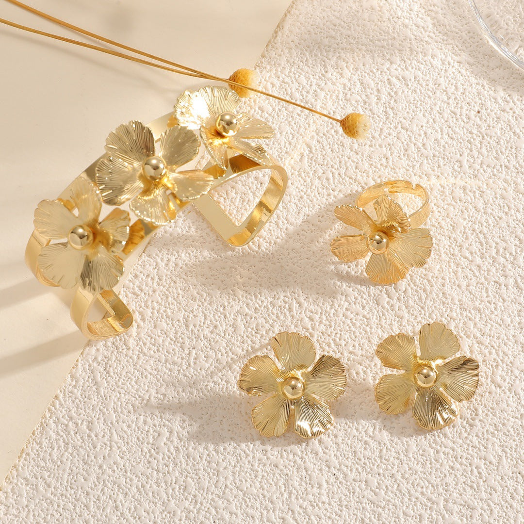 Women's Wrist Jewelry with Floral Design