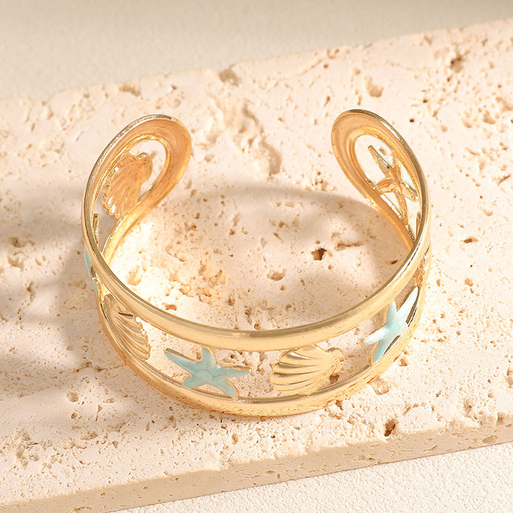 Women's Bracelet with Intricate Starfish Design