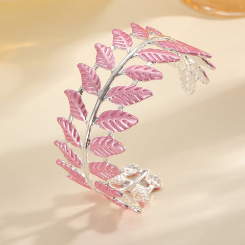 Women's Bracelet in Elegant Leaf Design