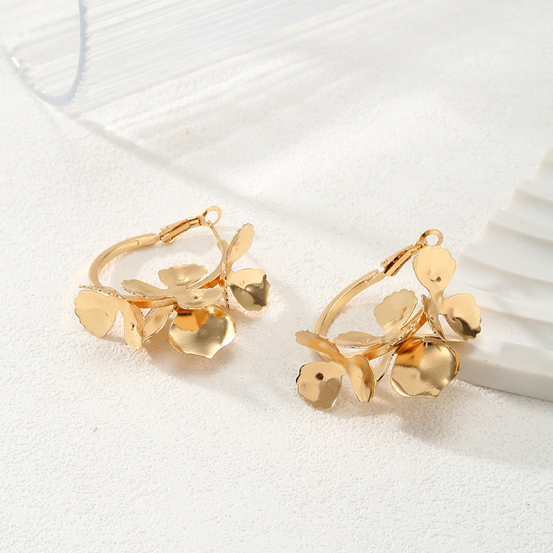 Women's Creoles with Artistic Floral Ornament