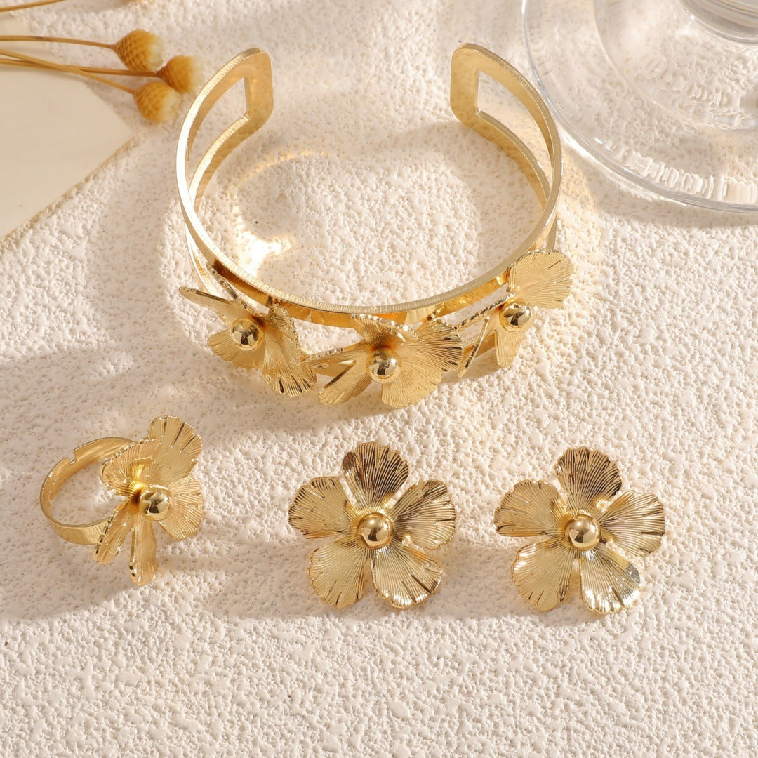 Women's Wrist Jewelry with Floral Design