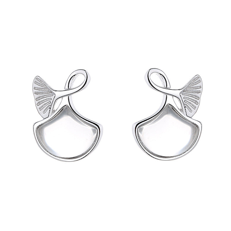 Women's Earrings in Elegant Whale Fin Design