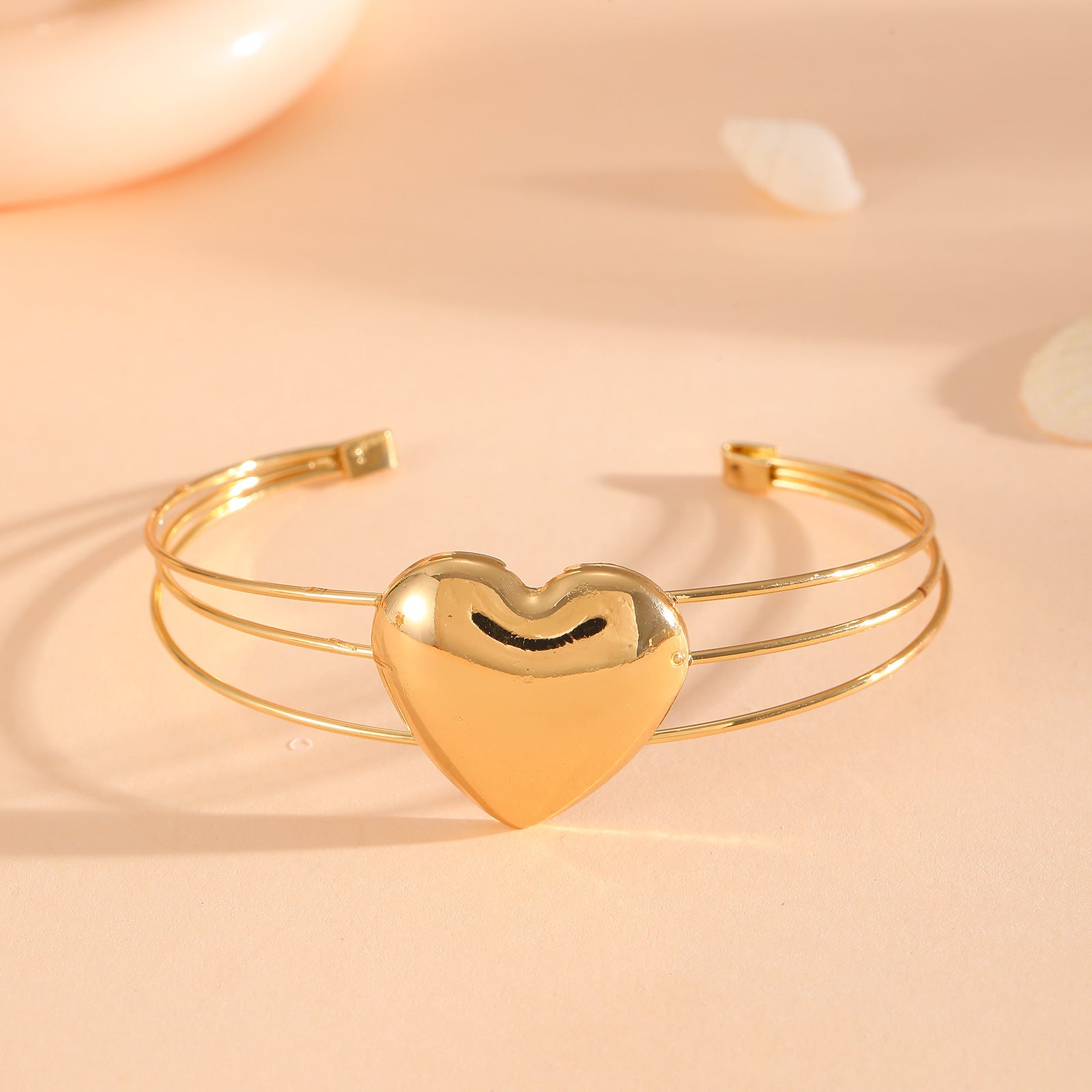 Women's Bracelet with Intricate Bow Design