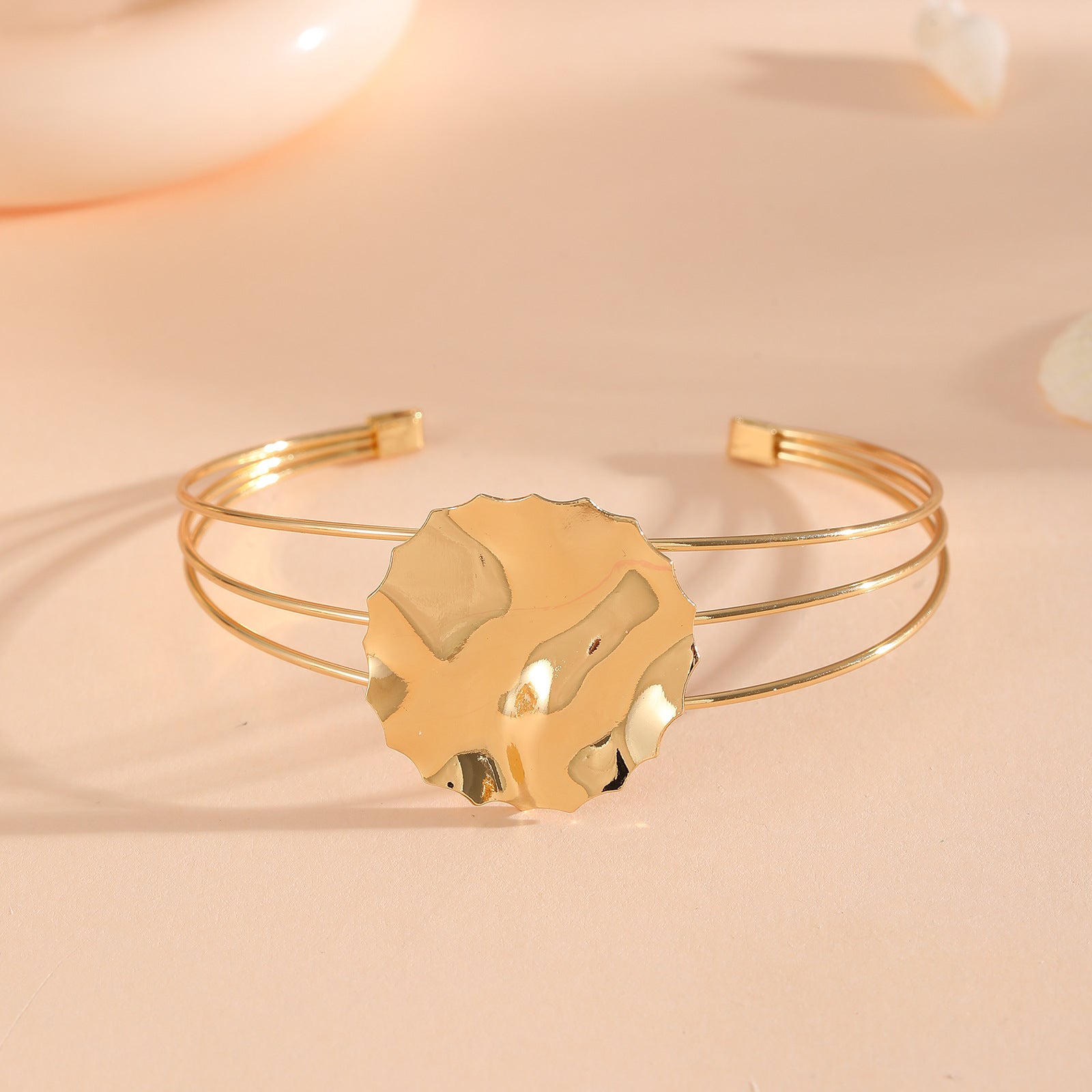 Women's Bracelet with Intricate Bow Design
