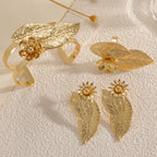 Women's Bangle with Elaborate Leaf Design