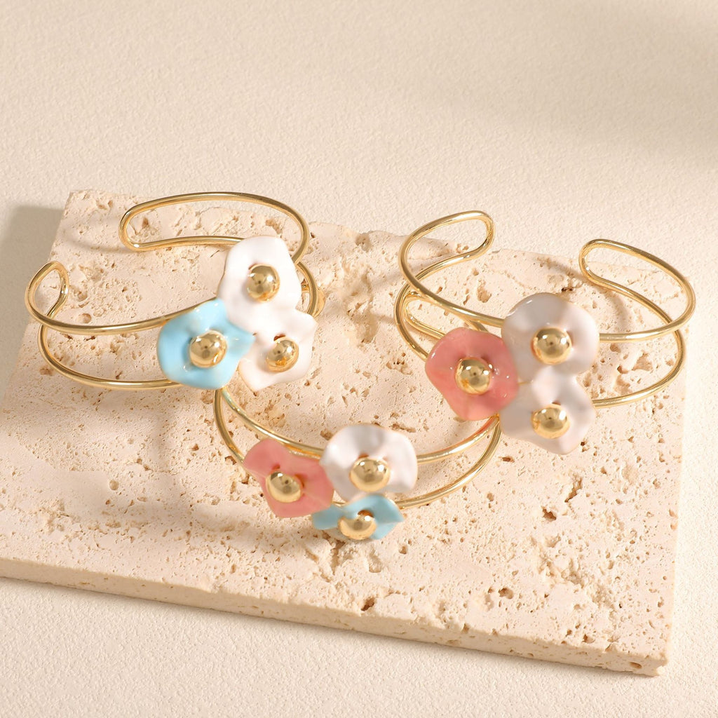 Women's Bangle with Elaborate Floral Design