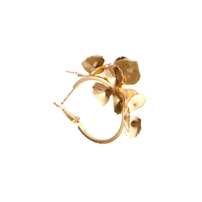 Women's Creoles with Artistic Floral Ornament