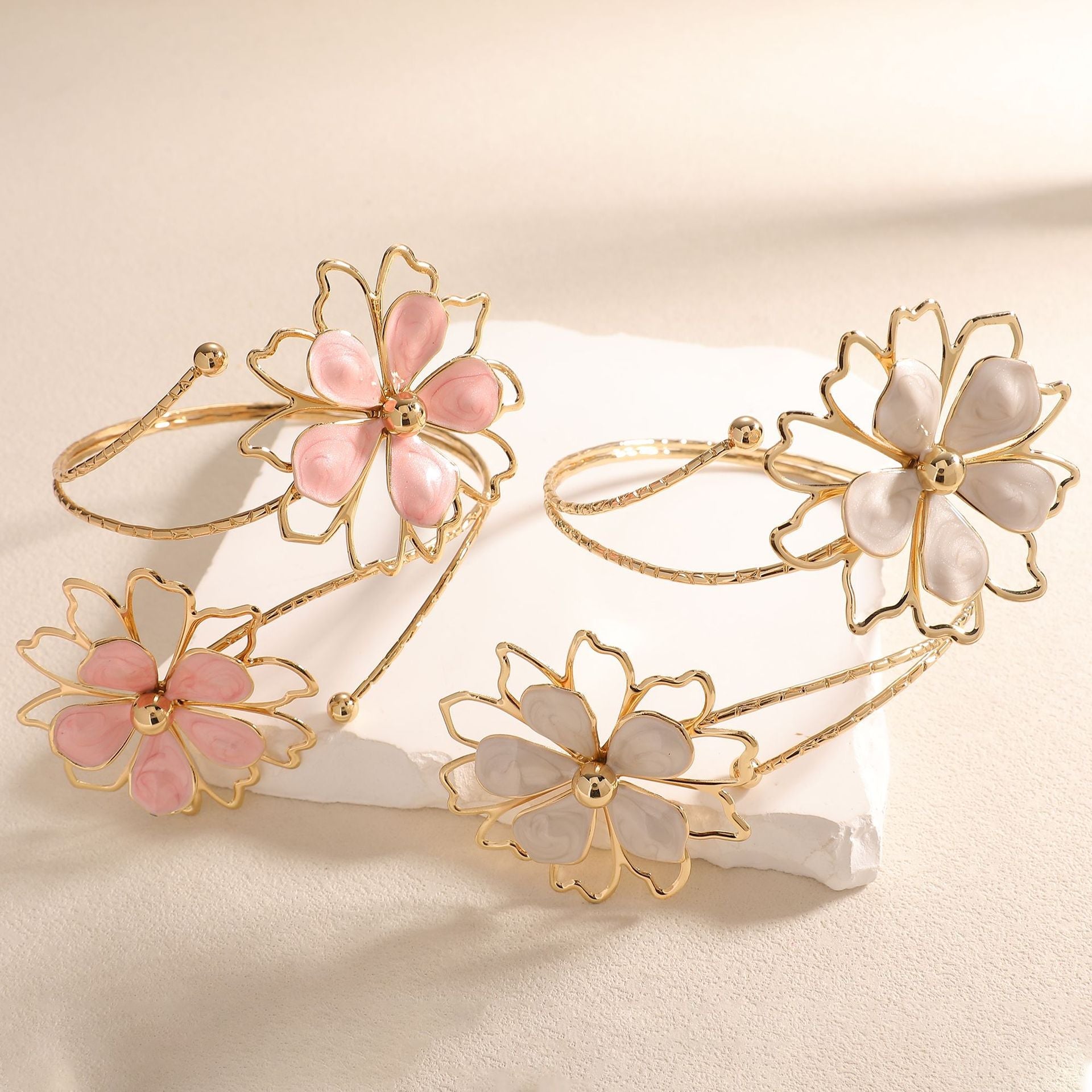 Women's Bracelet with Artistic Flower Design