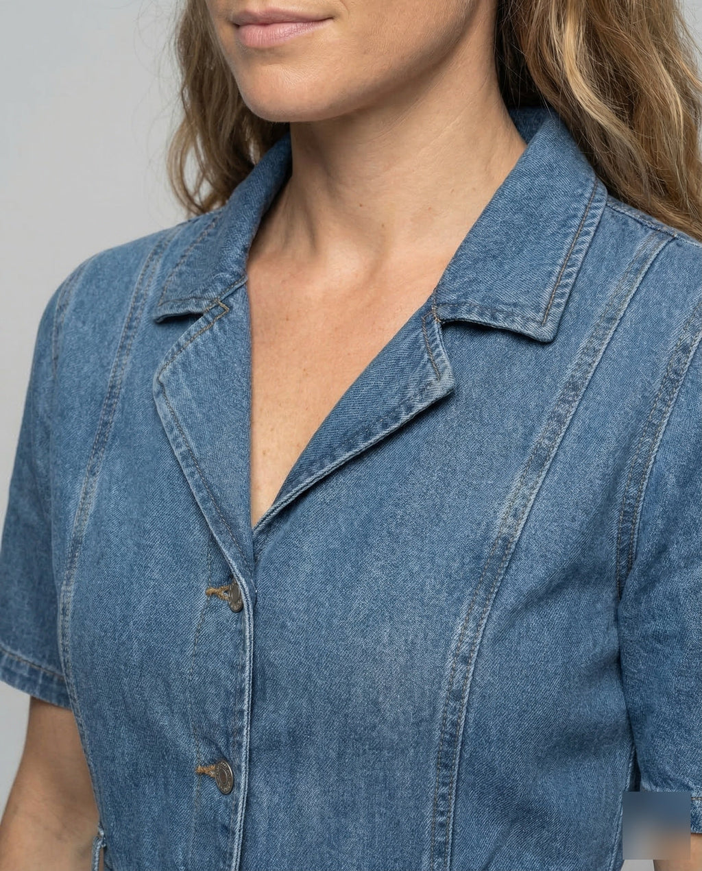 Leisure Dress Women Denim Midi Dress - Close-Up Detail