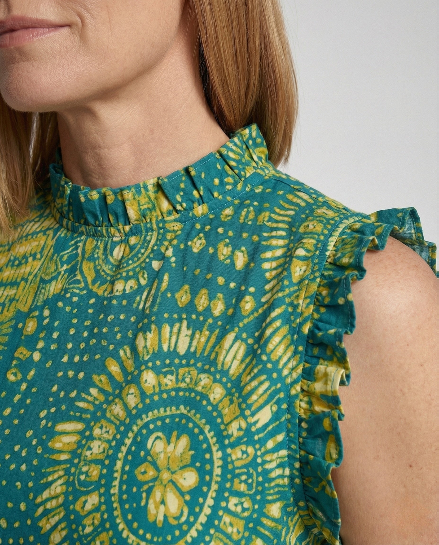 Ruffle Dress Sleeveless Boho Print Women - Close-Up Detail