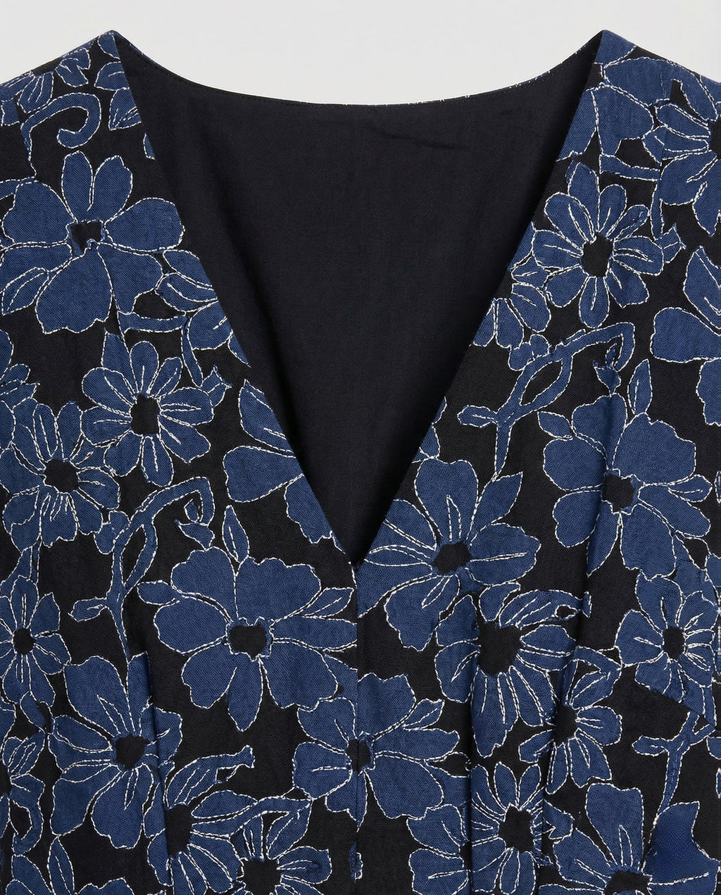 Women's Embroidered Midi Dress with V-Neck and Batwing Sleeves - Close-Up Detail