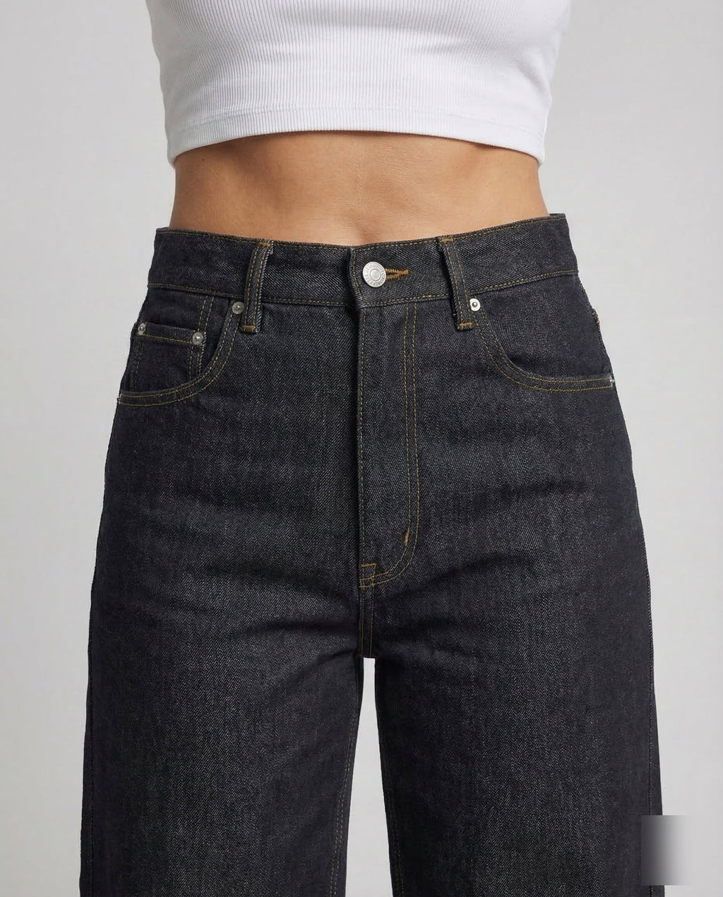 Women's Denim Pants High Waist Straight - Close-Up Detail