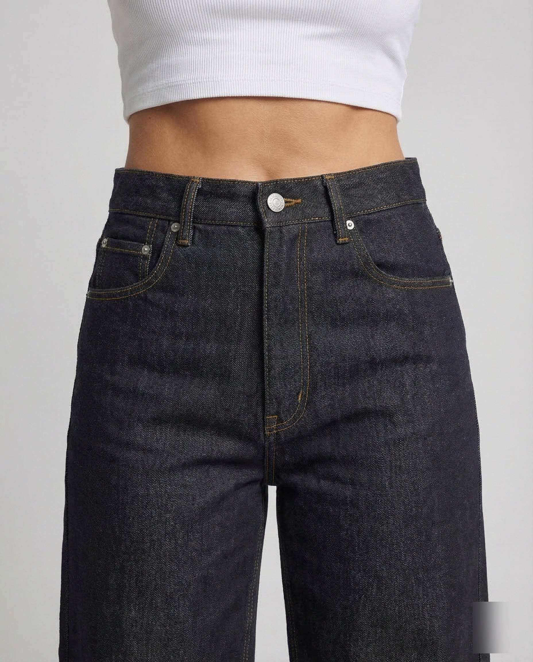 Women's Denim Pants High Waist Straight - Close-Up Detail