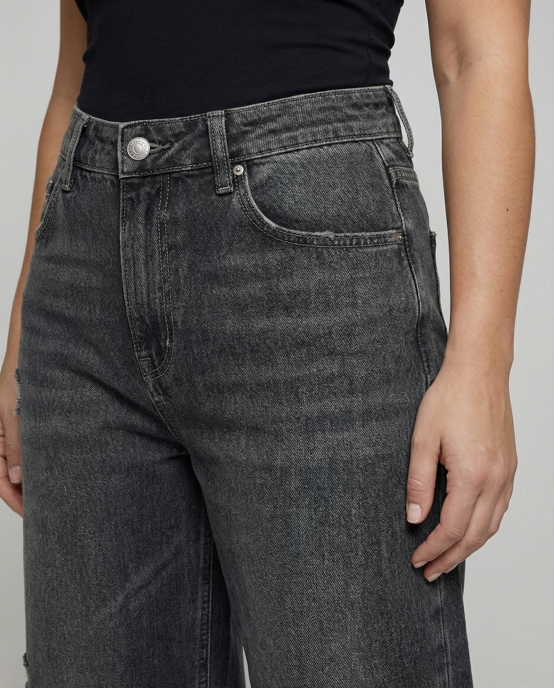 Women's Retro Flare Cut Denim Flare Jeans - Close-Up Detail