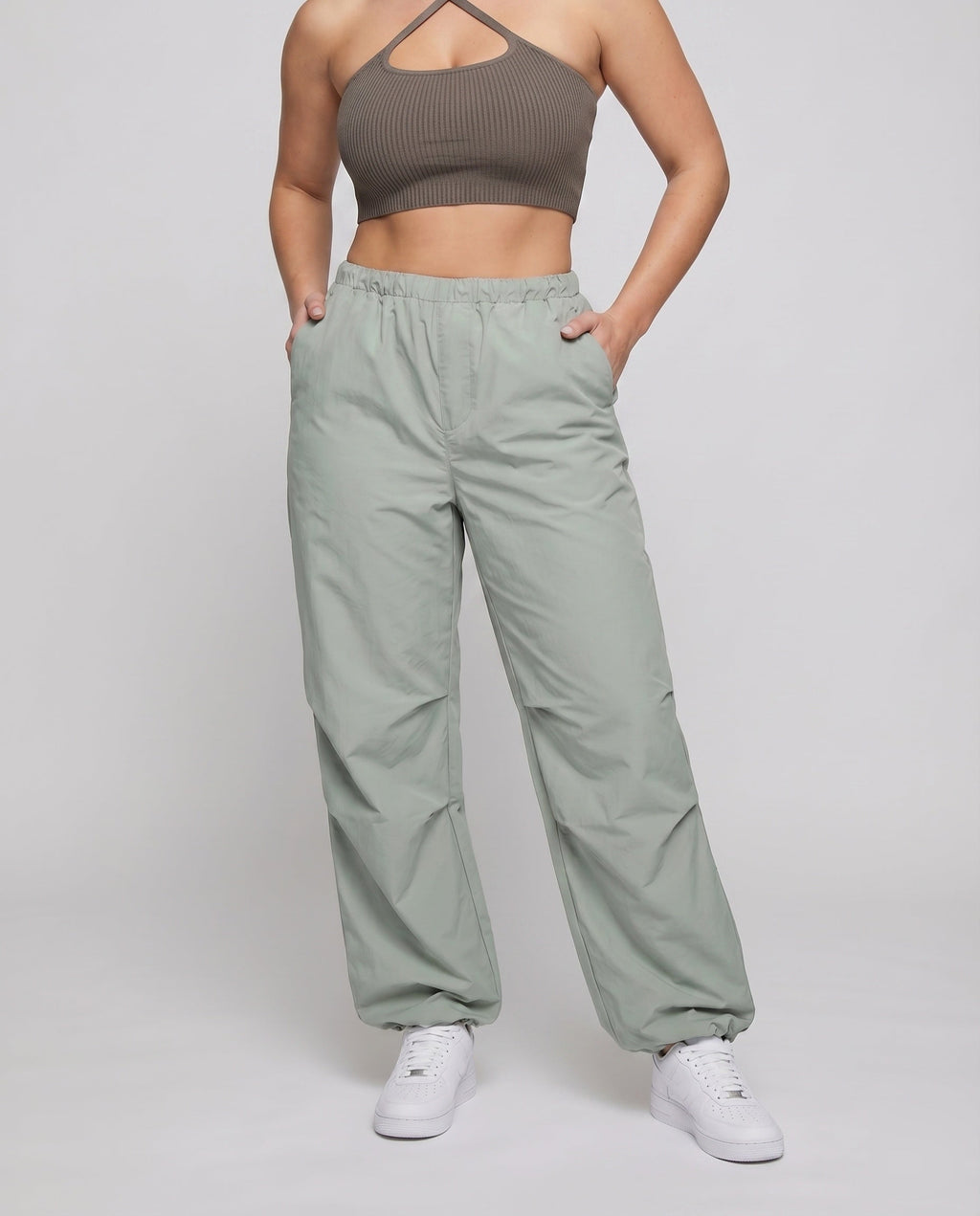 Women's Urban Adjustable Hem Blended Fabric Streetwear Training Pants - Lower Body View