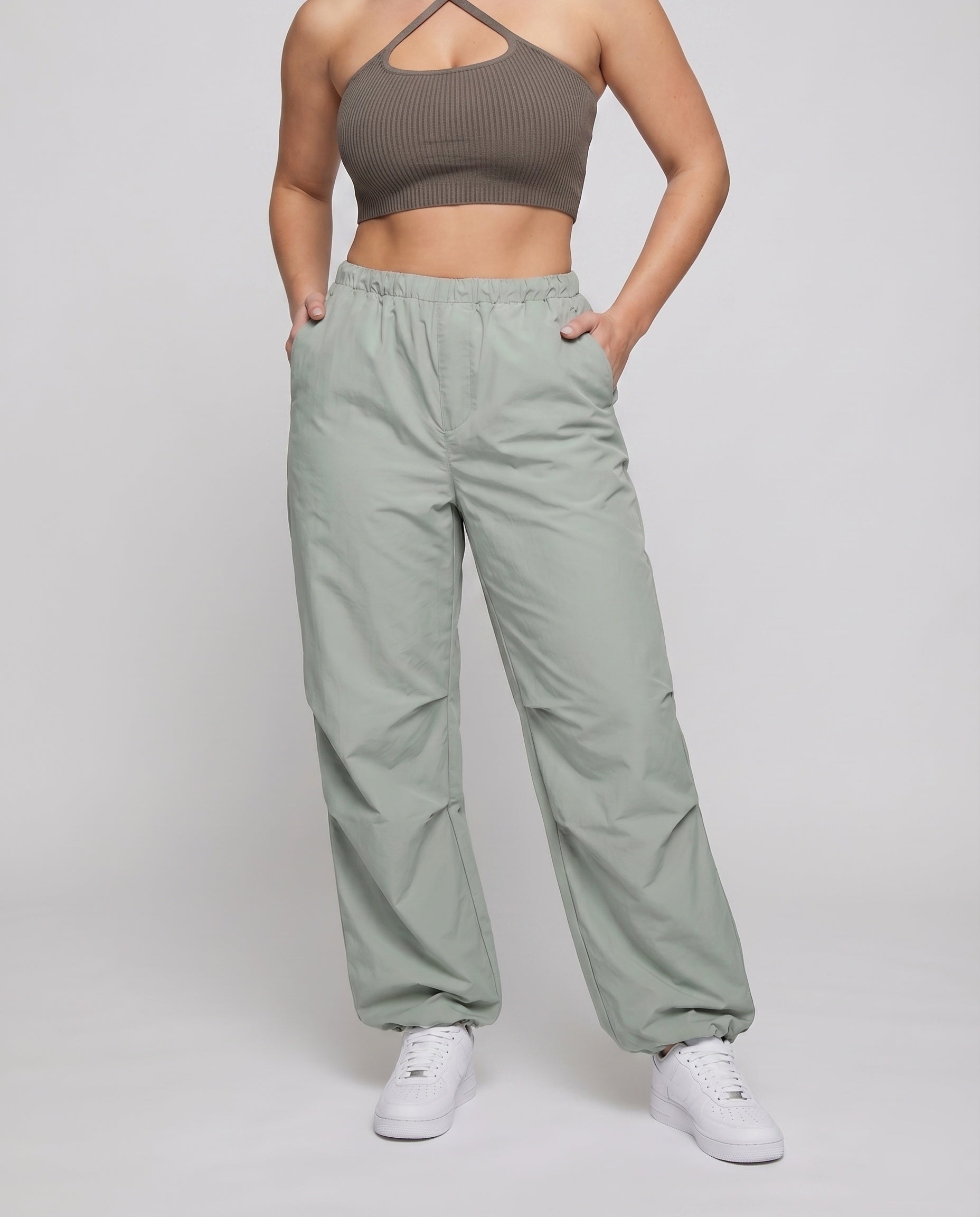 Women's Urban Adjustable Hem Blended Fabric Streetwear Training Pants - Lower Body View
