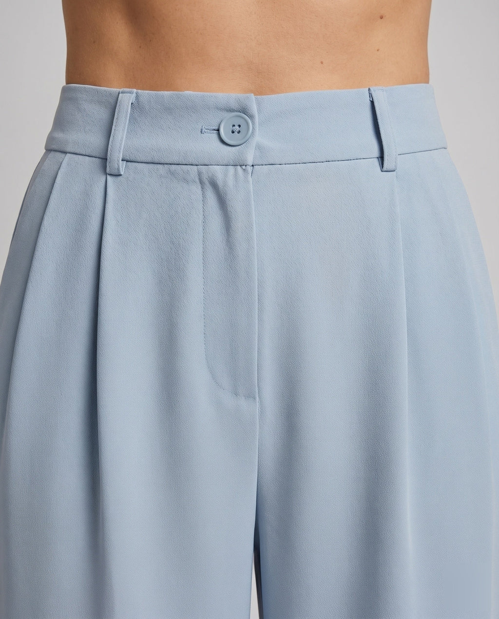 Women's Pleated Trousers Wide Leg Crease High Waist - Close-Up Detail