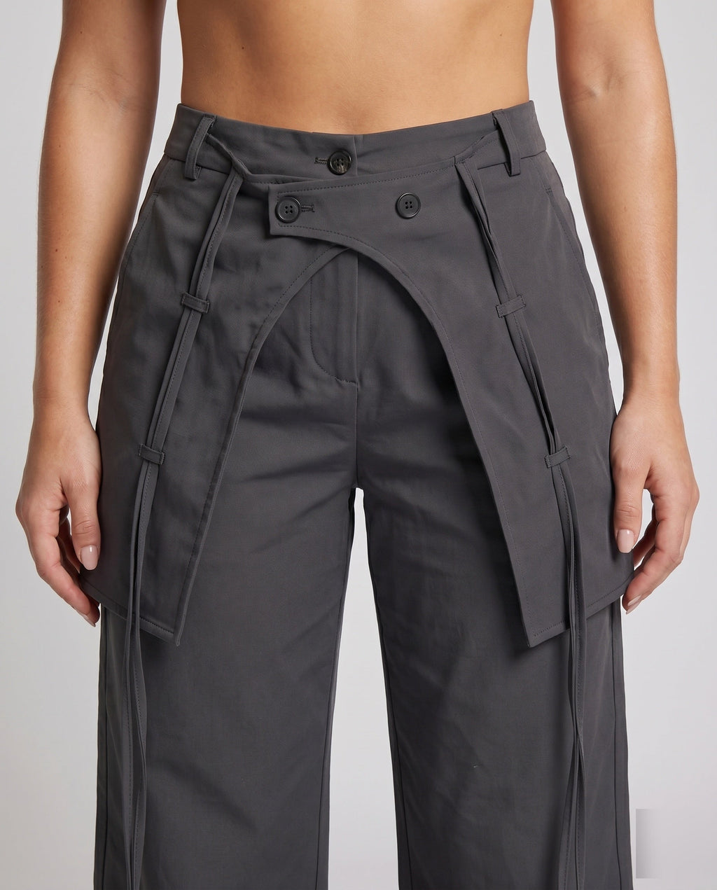 Women's Stylish High-Waisted Cargo Pants with Adjustable Drawstring - Close-Up Detail