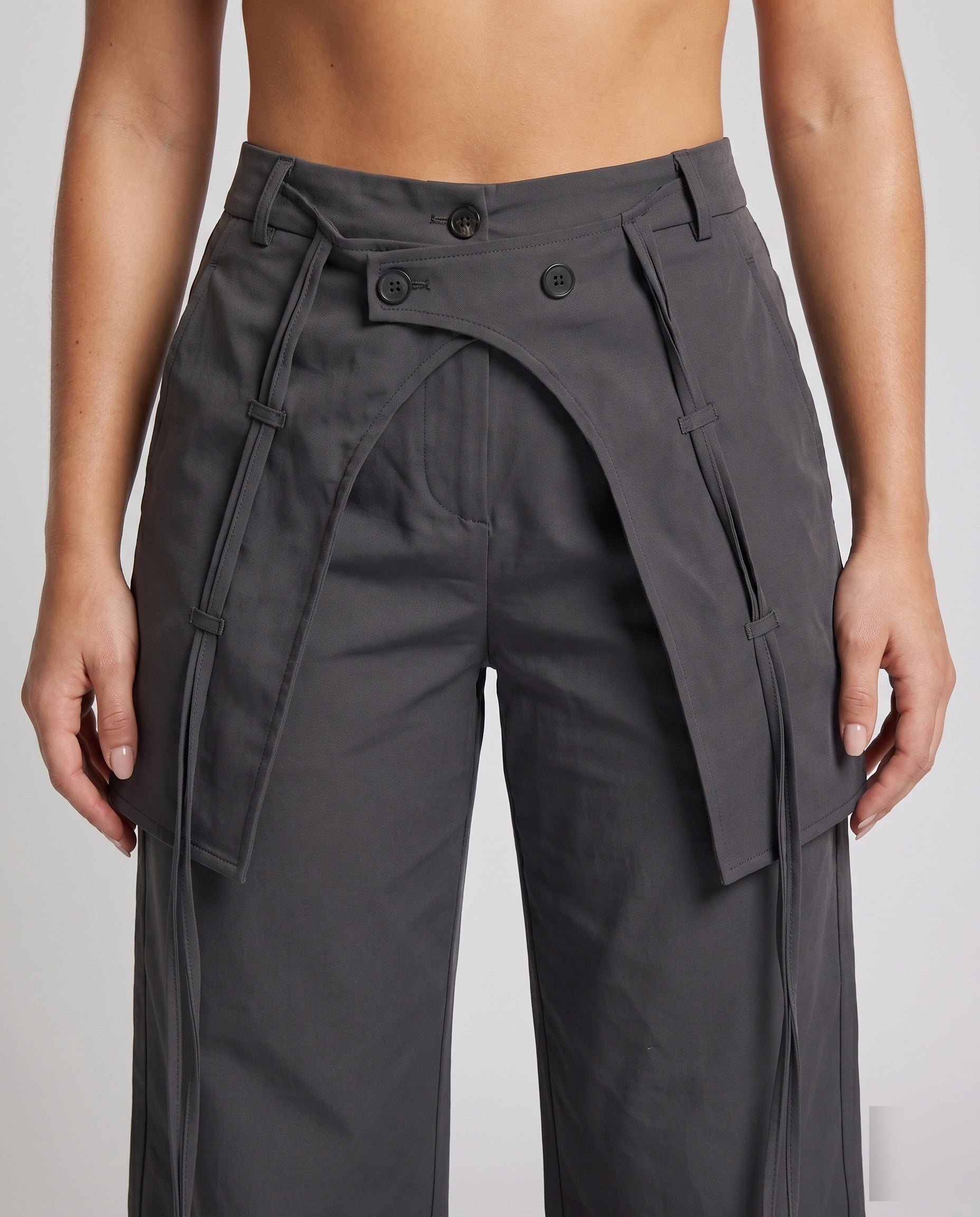 Women's Stylish High-Waisted Cargo Pants with Adjustable Drawstring - Close-Up Detail
