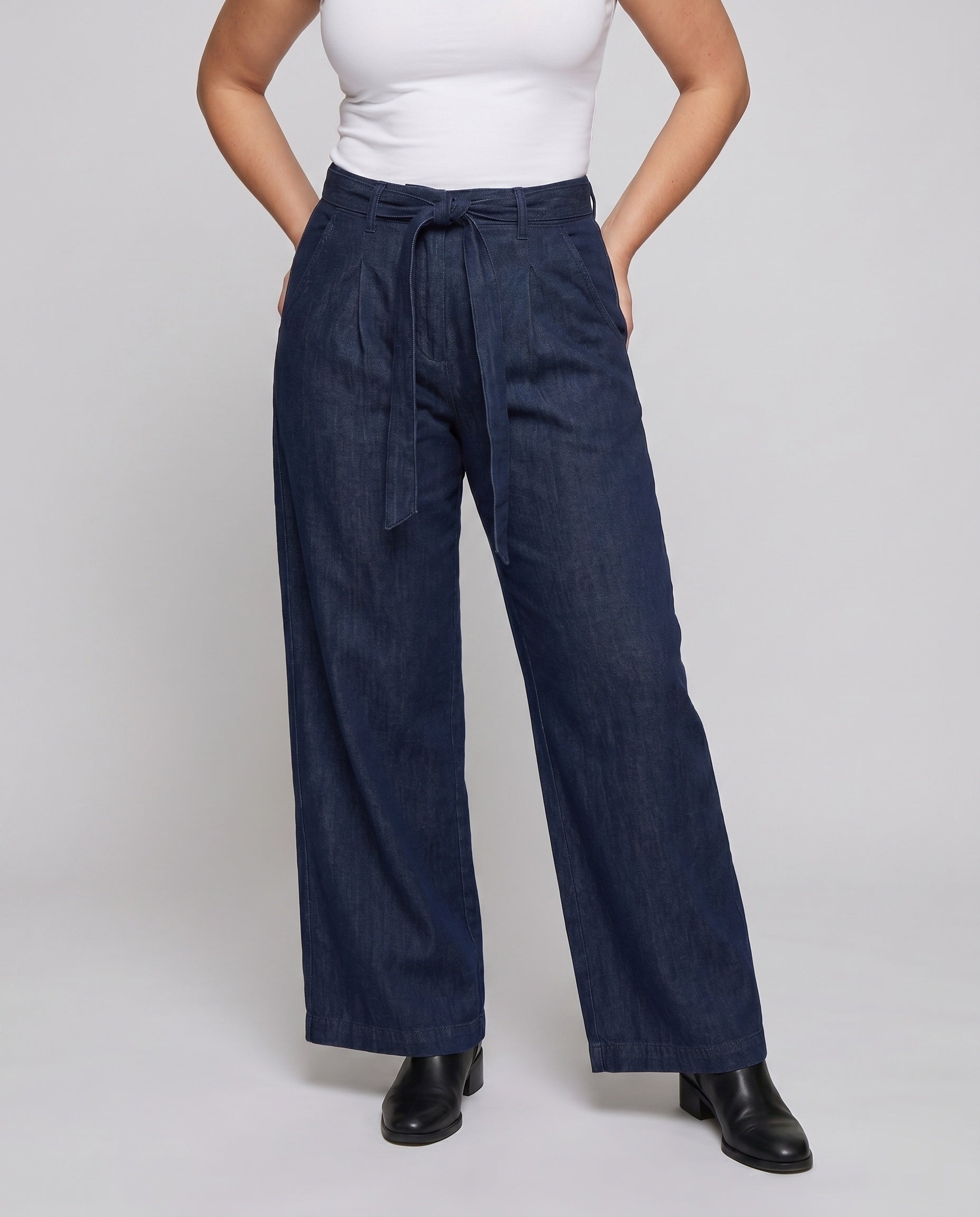 Women's Wide Denim Pants with Elastic Waistband and Practical Pockets - Lower Body View