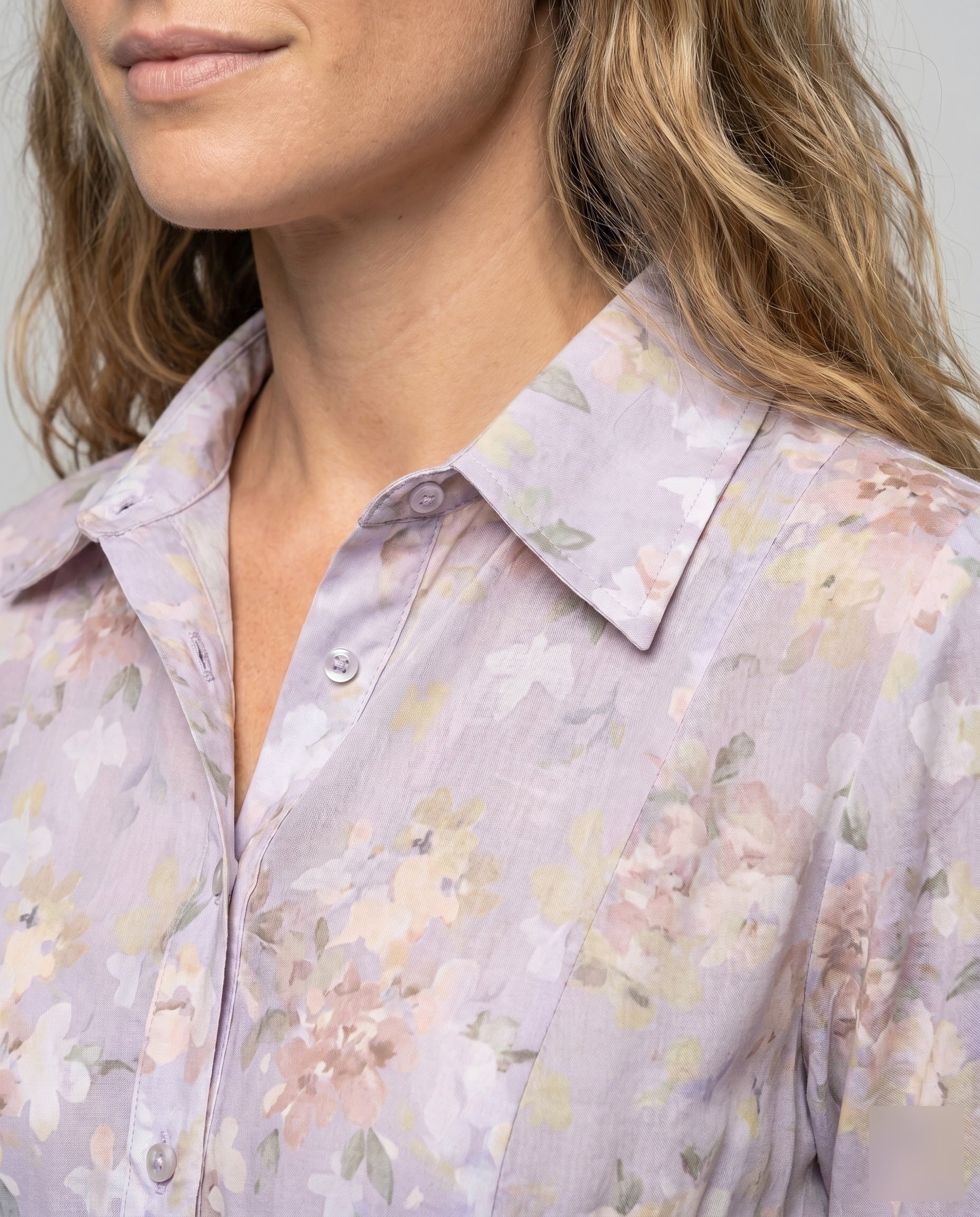 Women's Shirt Dress with Floral Patterns, Swinging Skirt Country Girl - Close-Up Detail