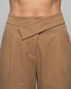 Women's Stylish Chino Pants with Elastic Waistband, Practical Pockets - Close-Up Detail