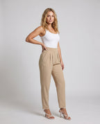Women's Elegant High-Waist Pants with Pleats and Practical Pockets - Front View
