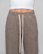 Women's Loose Knit Pants with Elegant Zigzag Pattern - Close-Up Detail