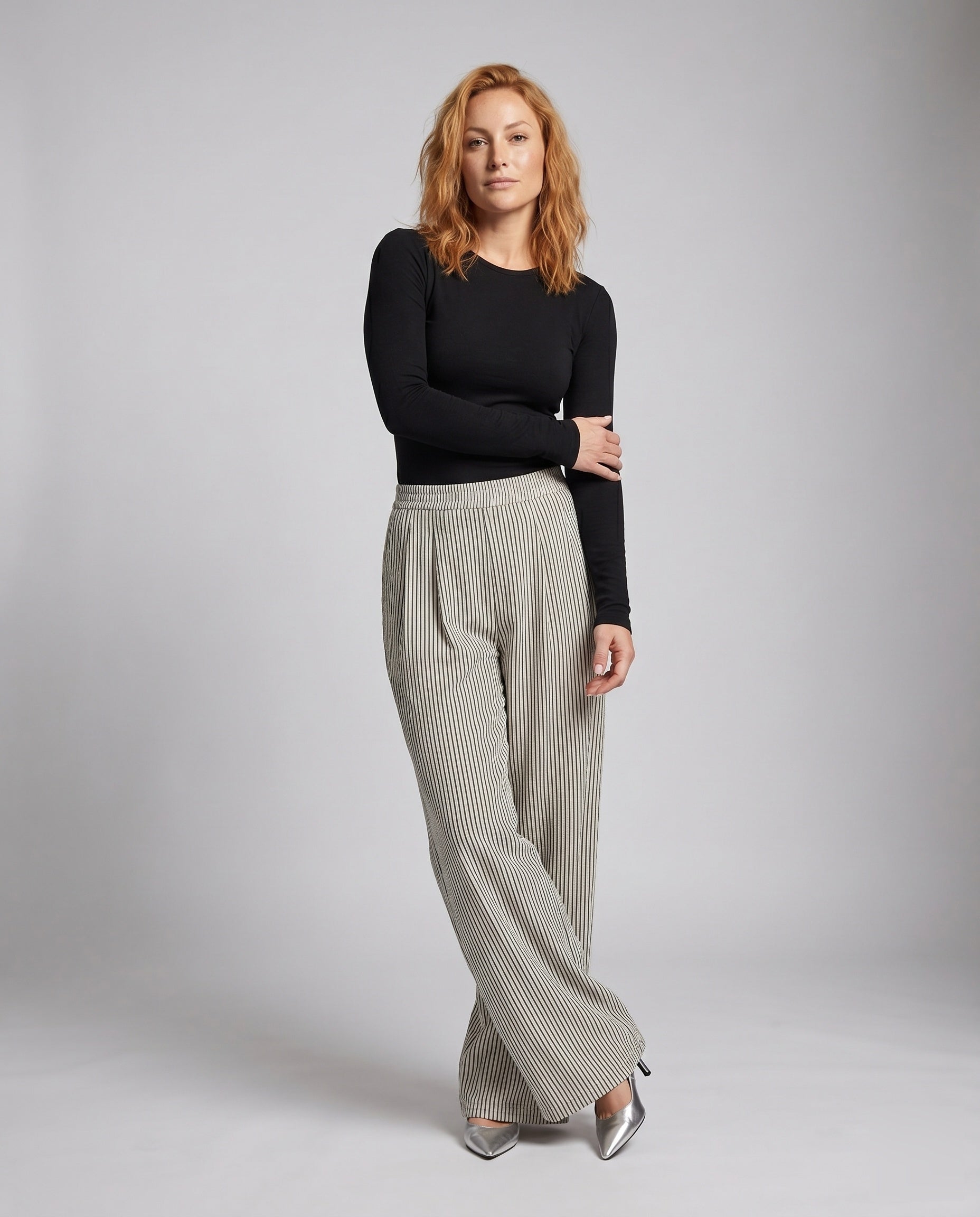 Women's High-Waisted Pleated Trousers with Wide Legs - Front View