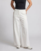 Women's High-Quality Linen Palazzo Pants with Casual Cut - Lower Body View