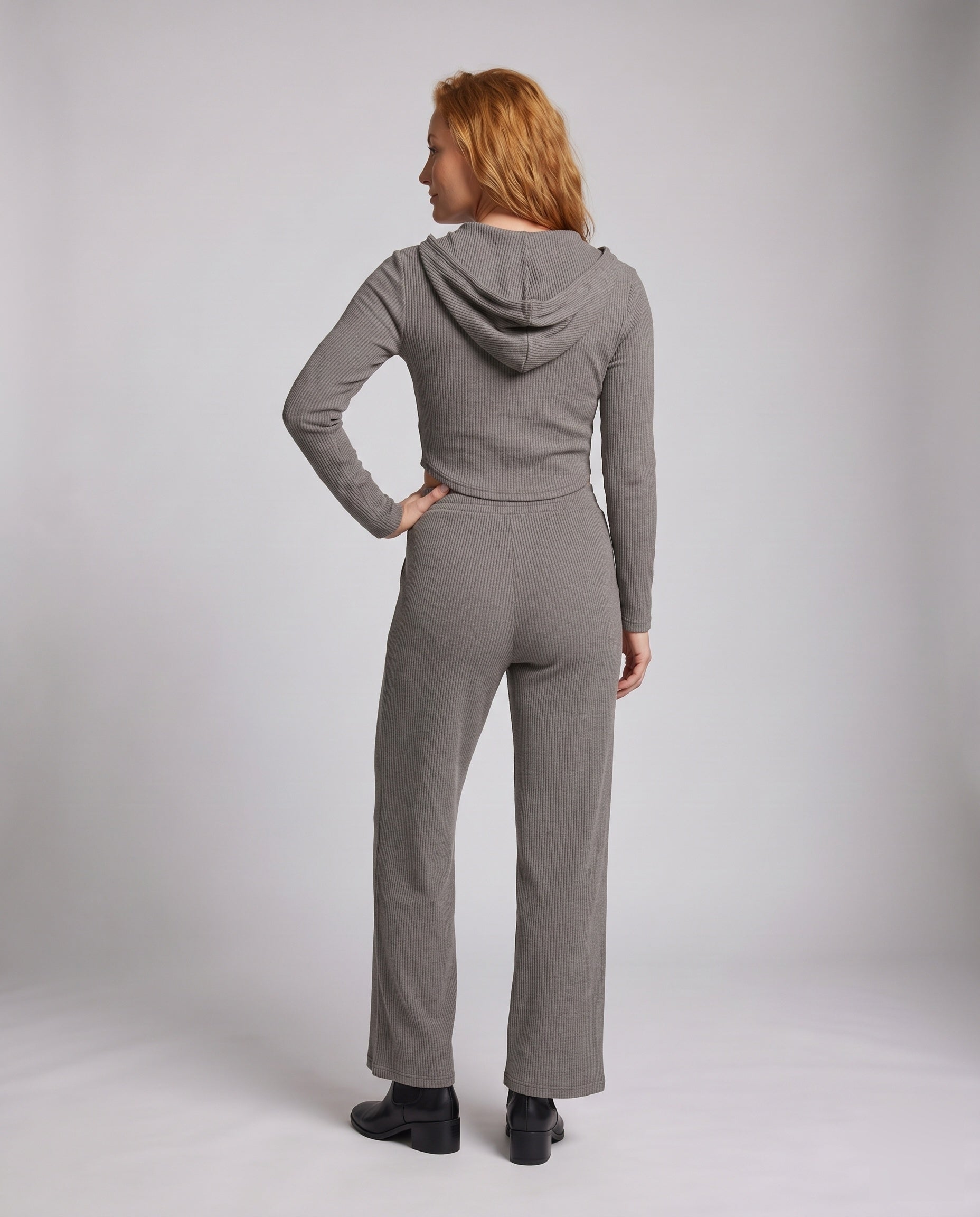 Women's Set Consisting of Long-Sleeve Top - Back View