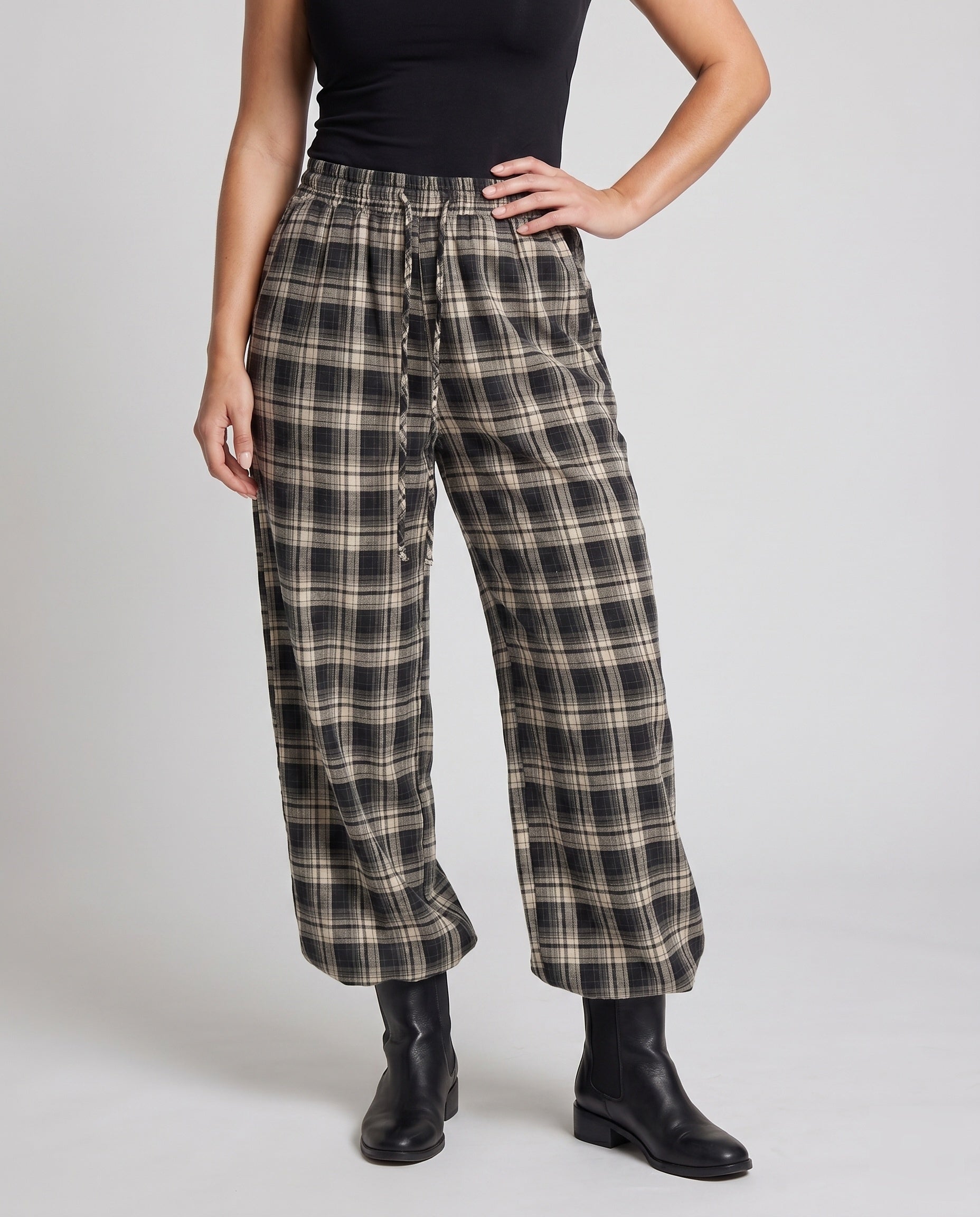 Women's Wide Check Pants with Elastic Waistband and Practical Pockets - Lower Body View