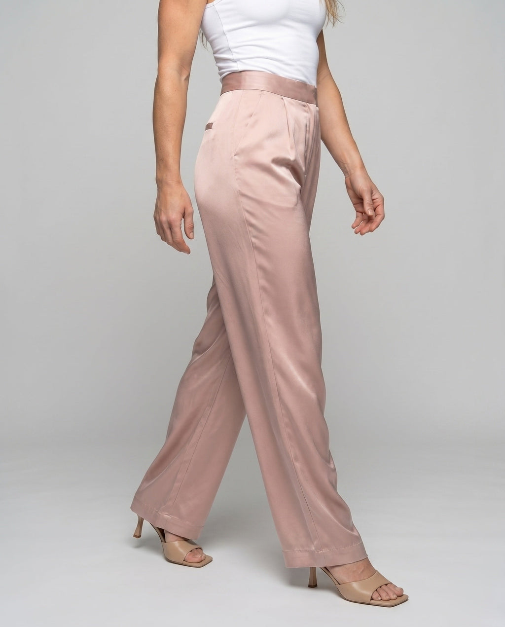 Women's Elegant and High-Quality Pleated Trousers - Lower Body View