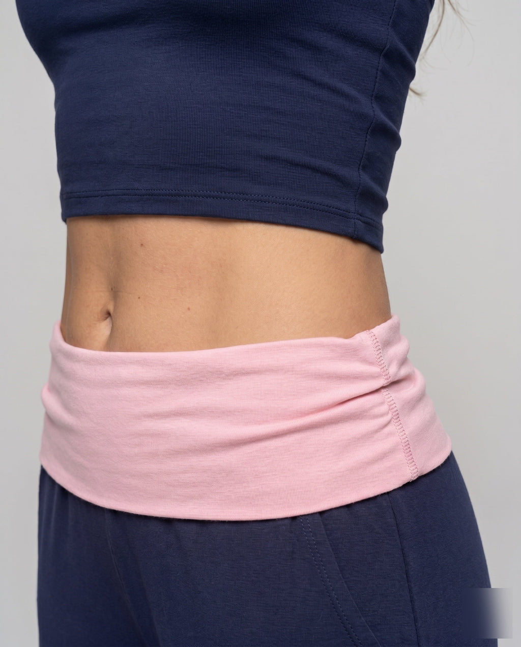 Women's Elegant Bandeau Top and Wide Leisure Pants with High Waistband - Close-Up Detail