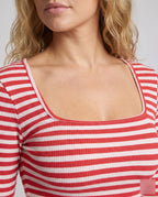 Women's Casual and Comfortable Knitted Suit with a Loose Fit - Close-Up Detail
