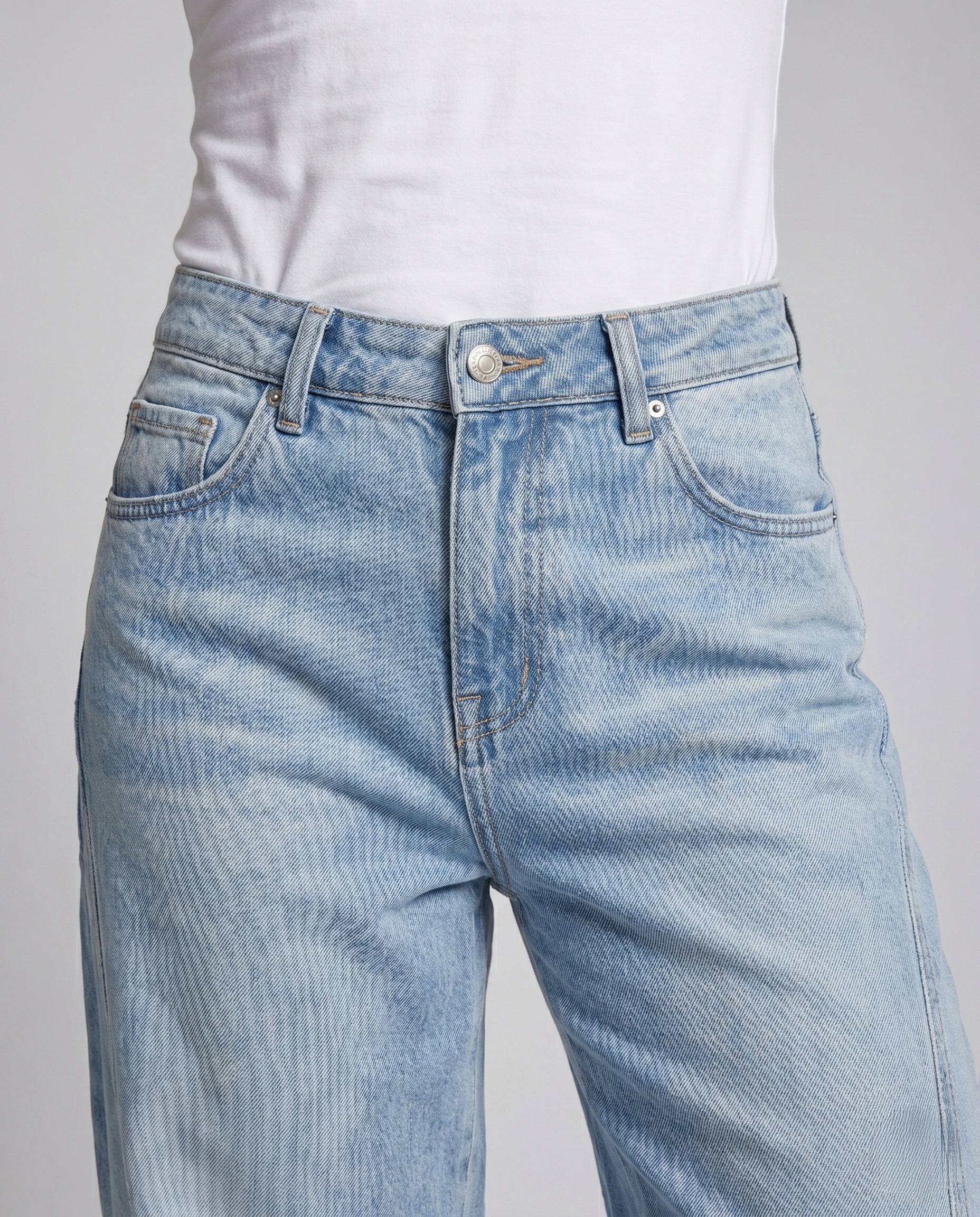 Women's High-Cut Ultra-Wide Balloon-Cut Jeans with Visible Seam Panels - Close-Up Detail