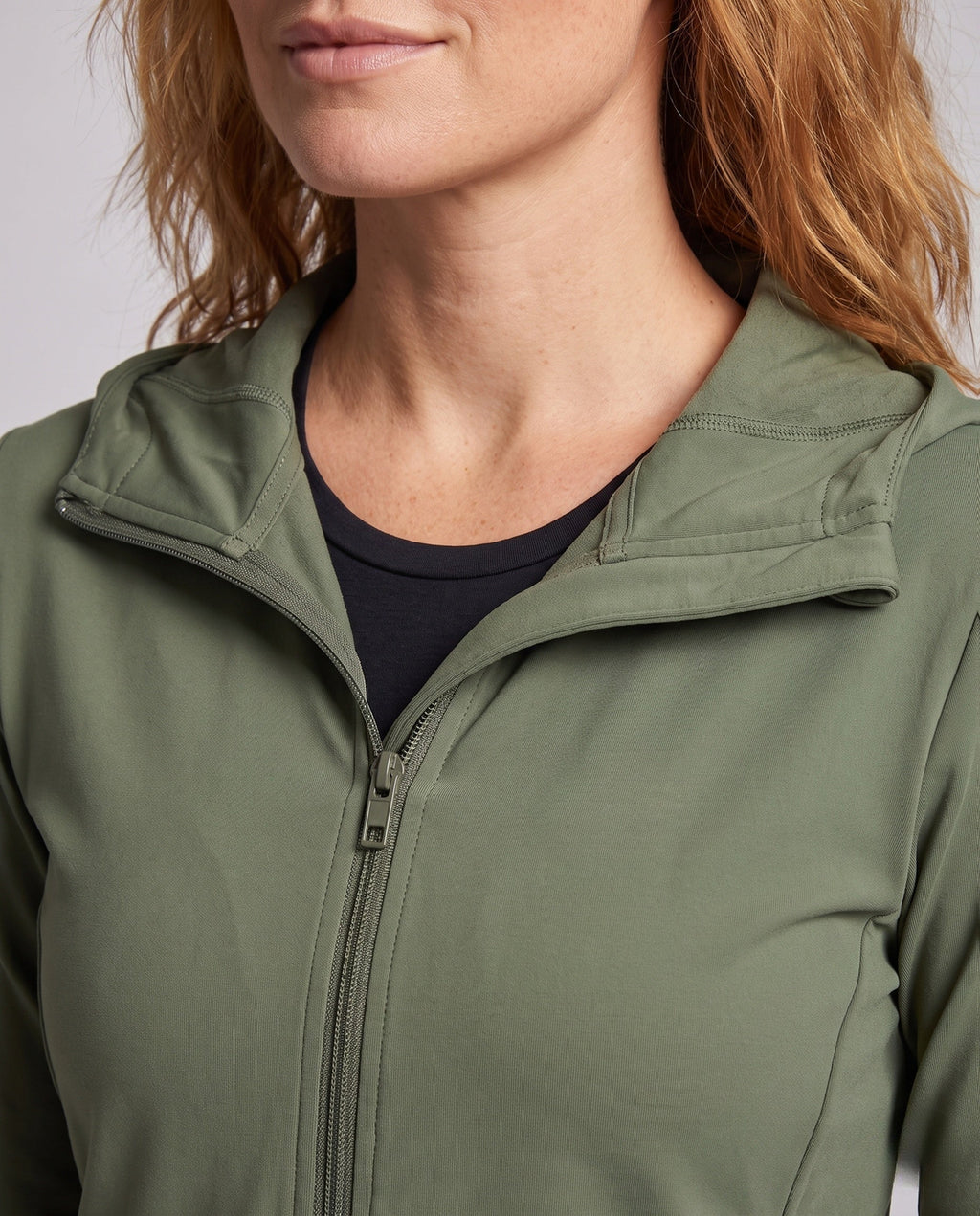 Women's Sporty Wind Jacket with Lightweight, Water-Repellent Material - Close-Up Detail