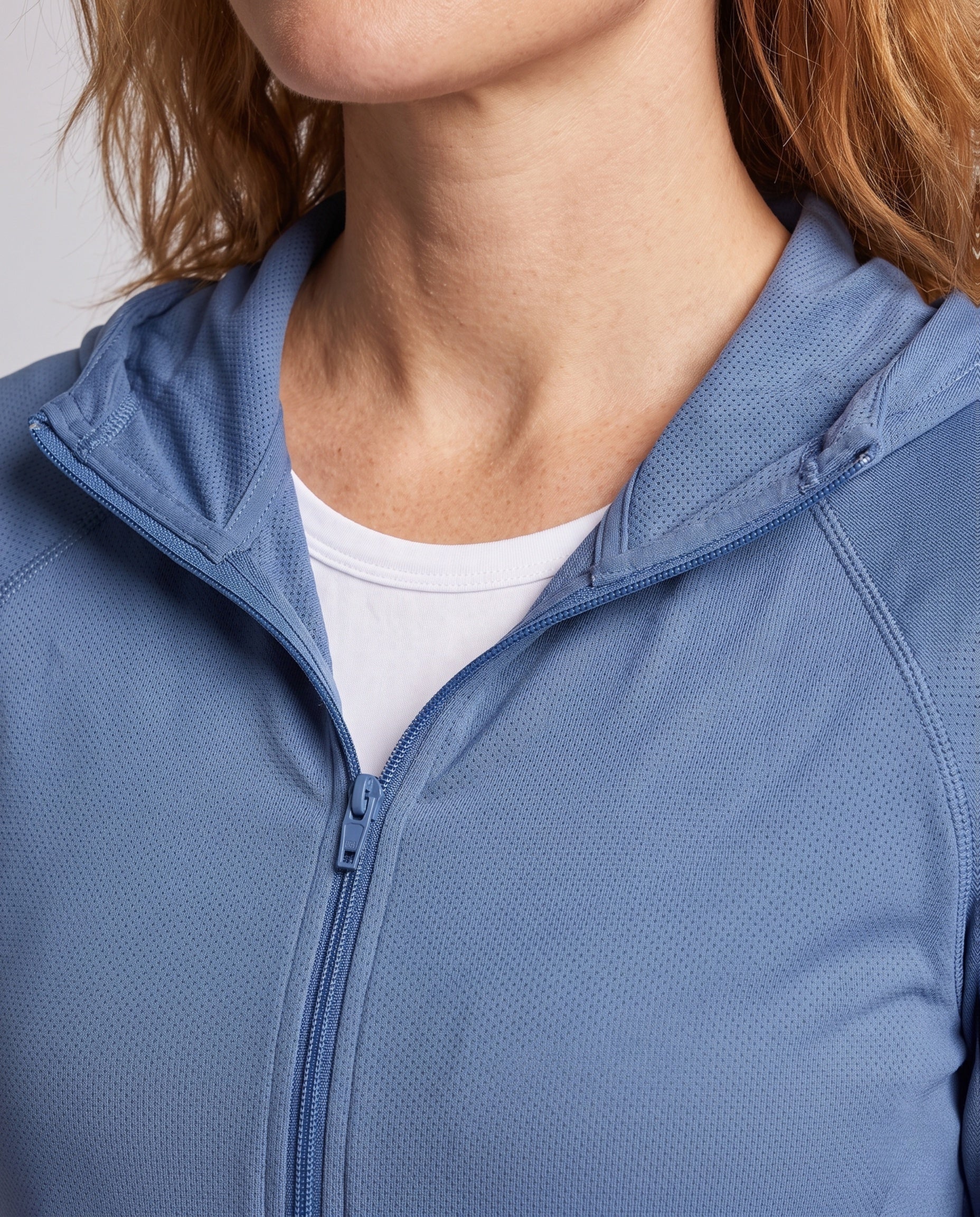 Women's Breathable Sports Jacket with Hood and Full-Length Zipper - Close-Up Detail