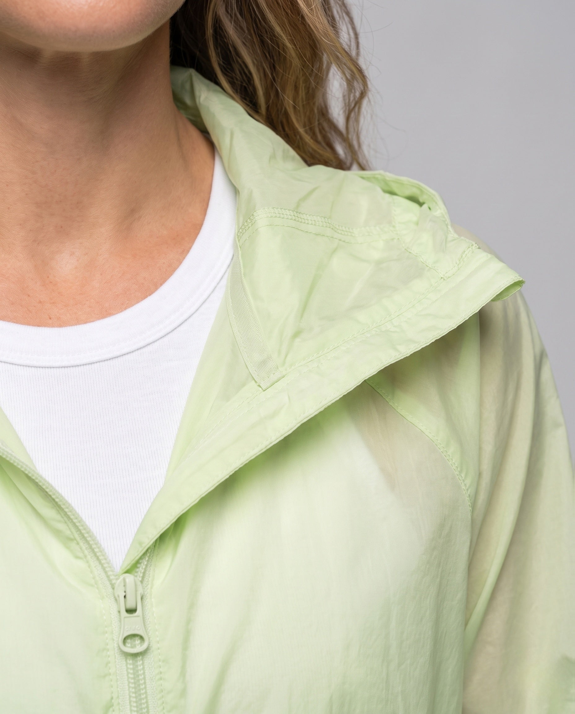 Women's Light and Breathable Wind Jacket - Close-Up Detail