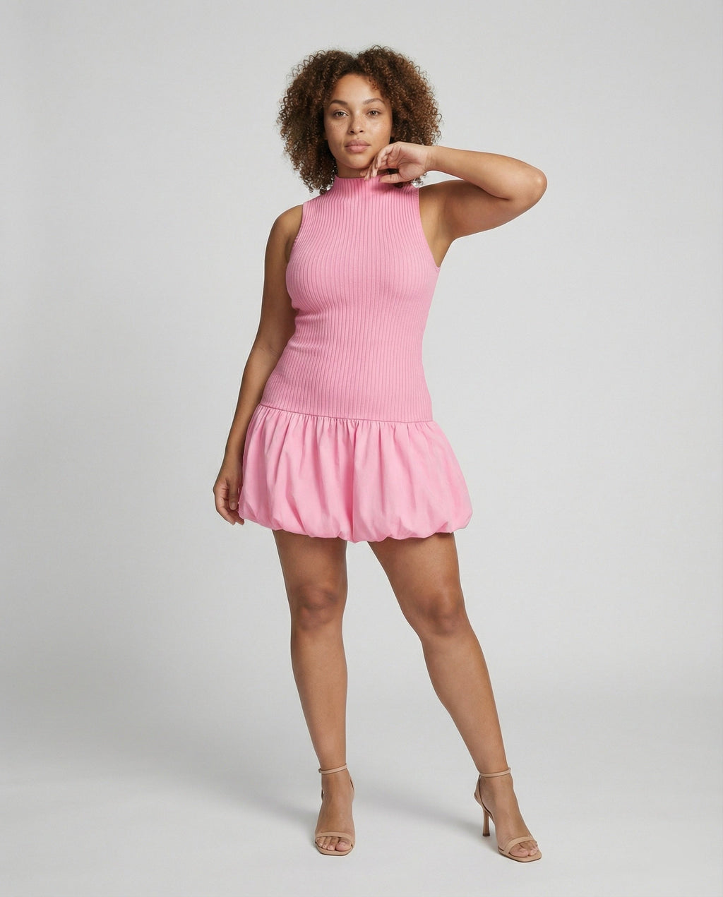 Women's Dress with Sleeveless, Figure-Hugging Top and Voluminous Skirt
