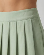 Women's Sporty Flat Waistband Pleated Skort - Close-Up Detail