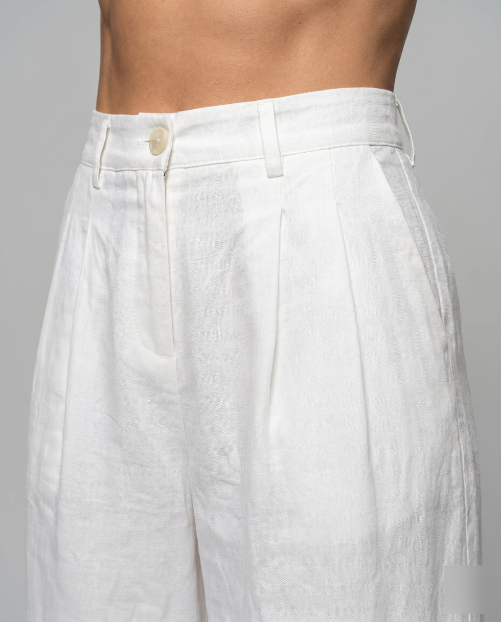 Women's Wide Linen Pants with High Waist, Pleats, and Side Pockets - Close-Up Detail