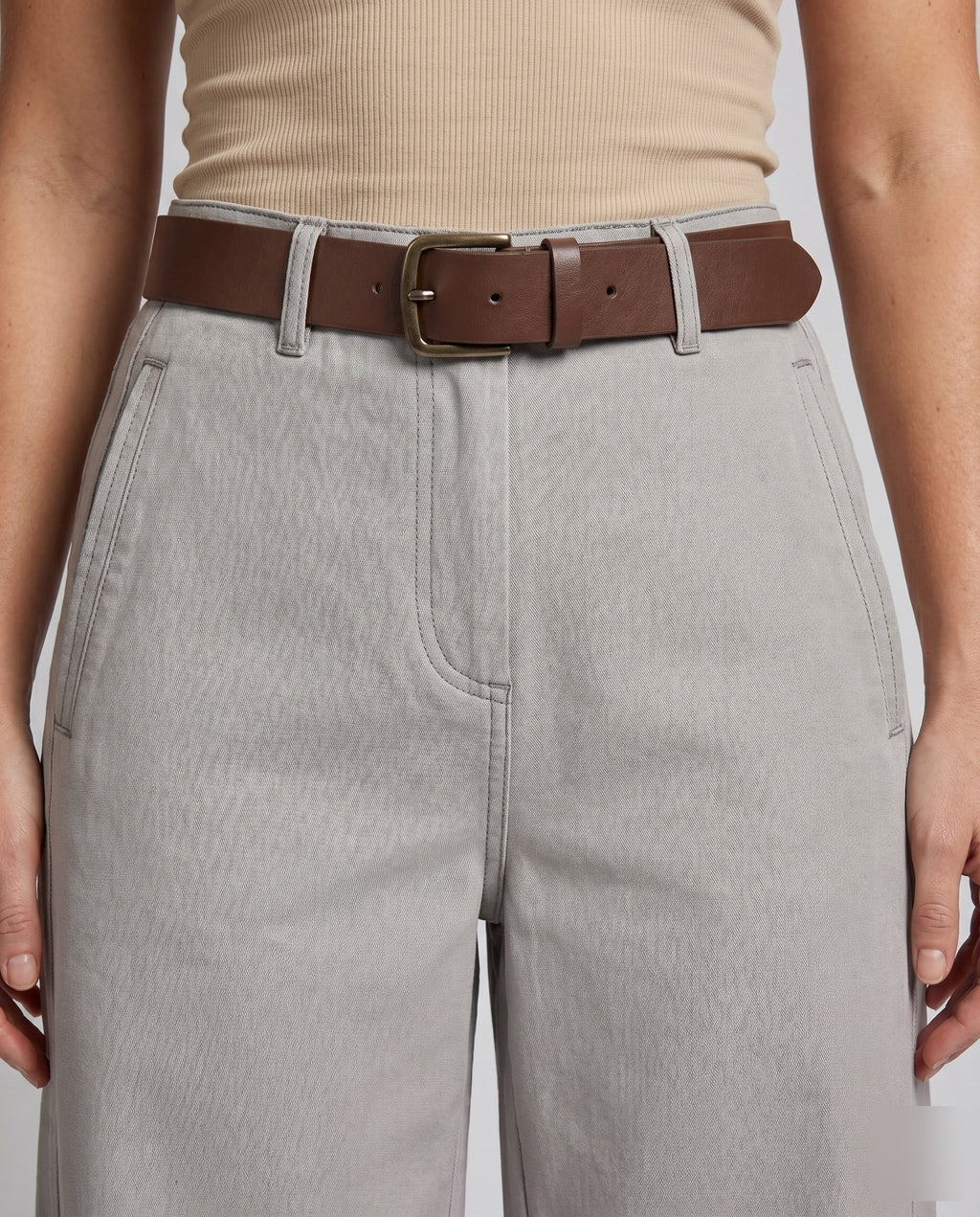 Women's Wide Cut Fabric Pants with Modern Details - Close-Up Detail