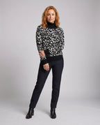 Women trendy knitted sweater with animal print - Chichicherry