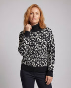 Women trendy knitted sweater with animal print - Chichicherry