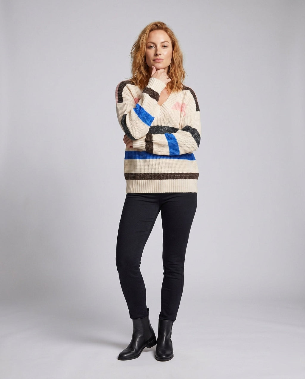 Women's knit sweater with V-neck and casual stripe pattern - Chichicherry