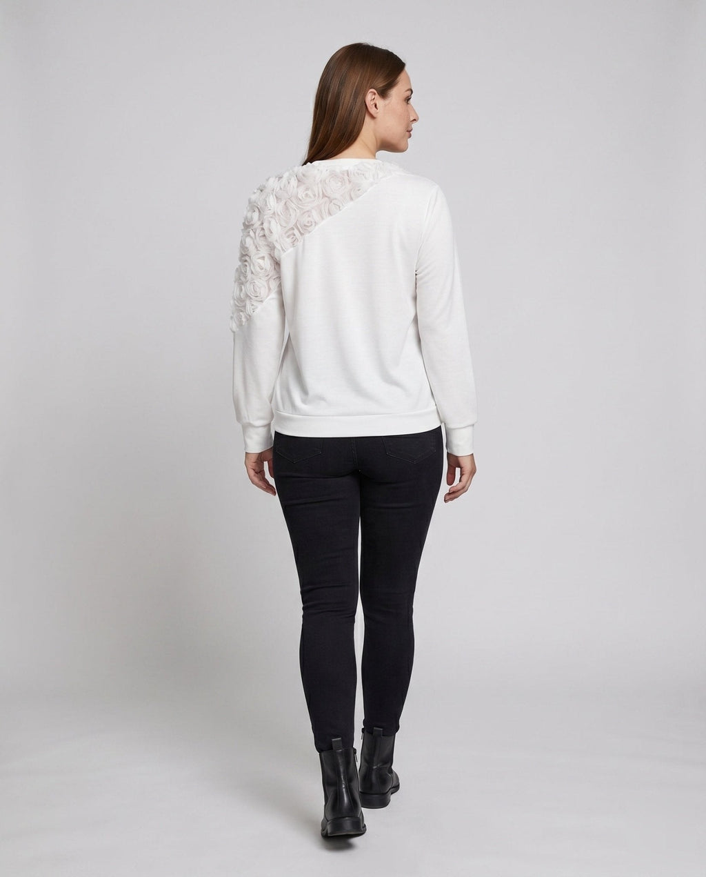 Women's sweatshirt with elegant floral details - Chichicherry